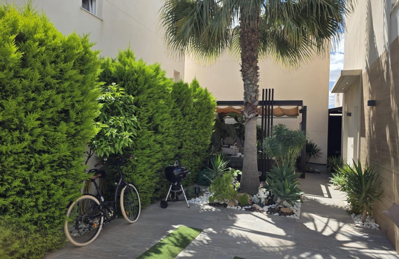 Resale - Villa -
Pilar de la Horadada - Zona Pueblo