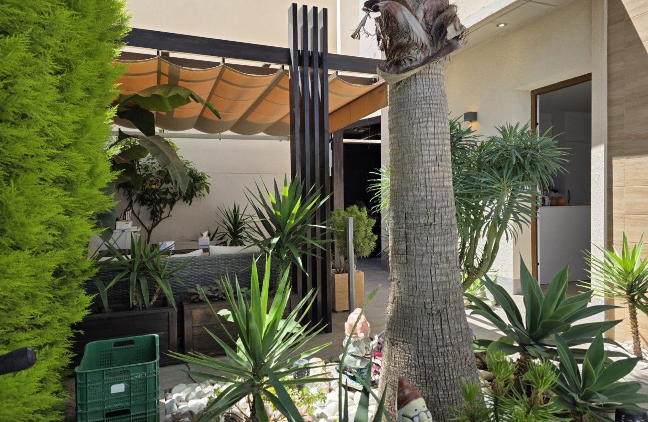 Resale - Villa -
Pilar de la Horadada - Zona Pueblo