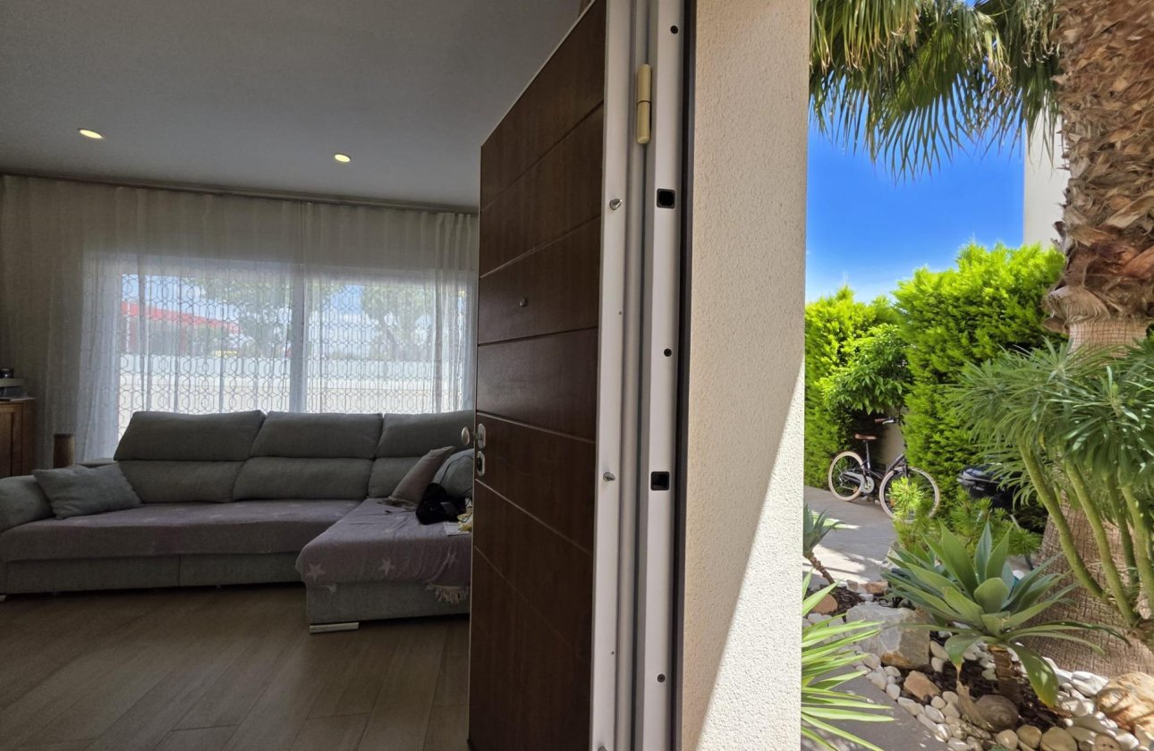 Resale - Villa -
Pilar de la Horadada - Zona Pueblo