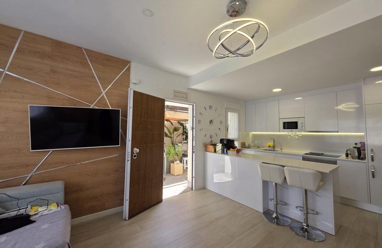 Resale - Villa -
Pilar de la Horadada - Zona Pueblo