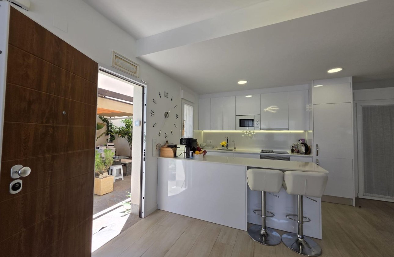 Resale - Villa -
Pilar de la Horadada - Zona Pueblo