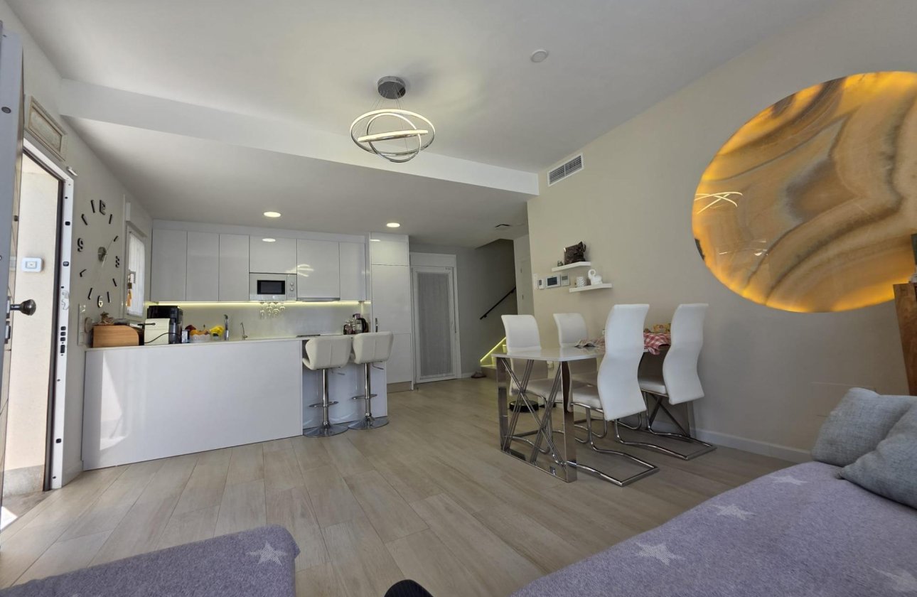 Resale - Villa -
Pilar de la Horadada - Zona Pueblo