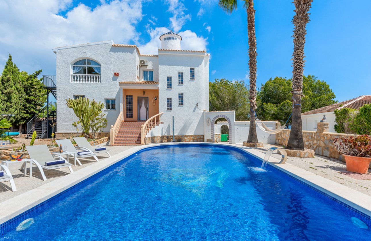 Resale - Villa -
Pinar de Campoverde - Costa Blanca