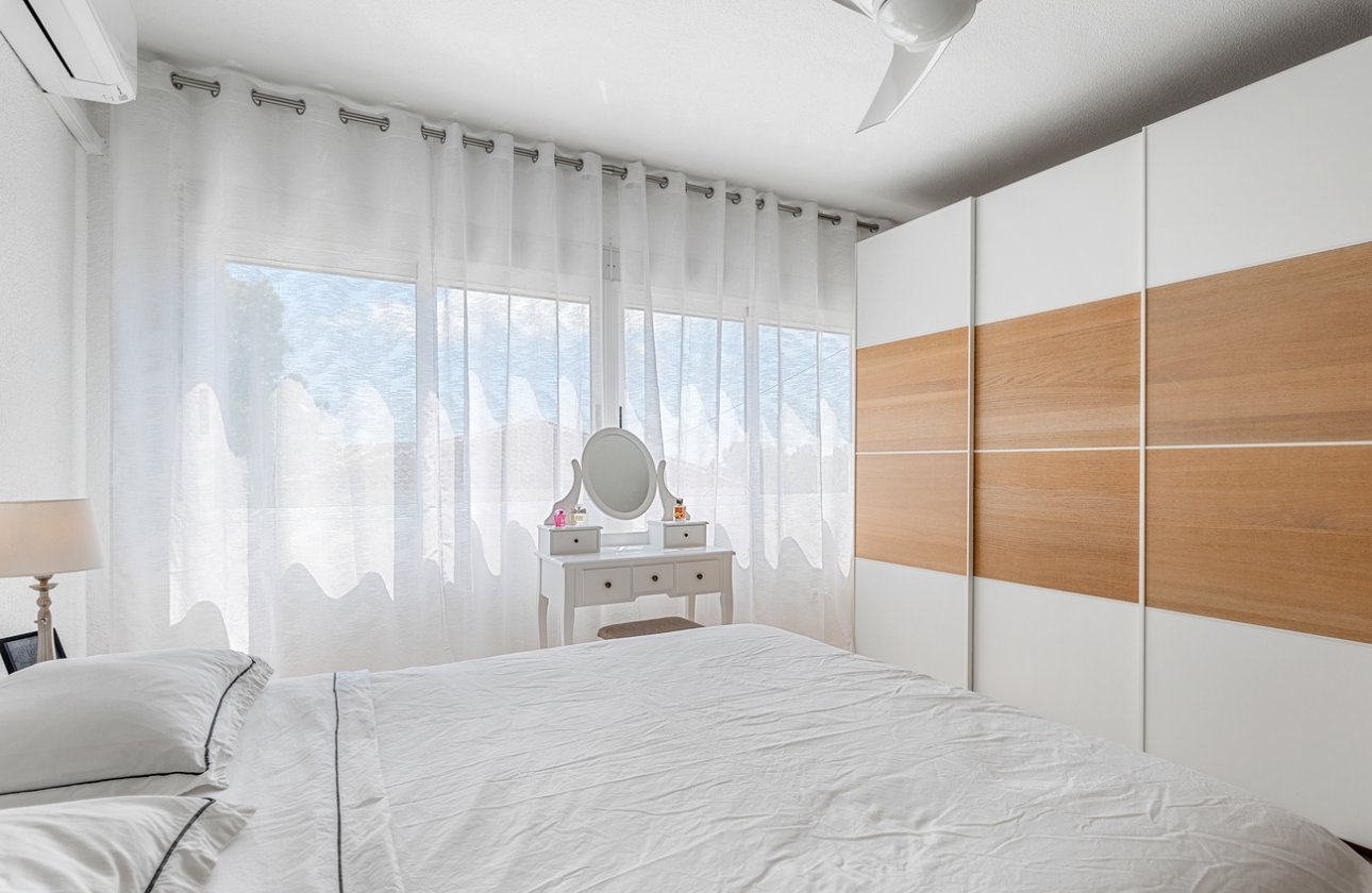 Resale - Villa -
Pinar de Campoverde - Costa Blanca