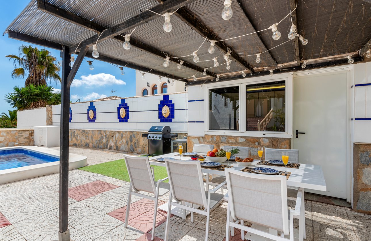 Resale - Villa -
Pinar de Campoverde - Costa Blanca