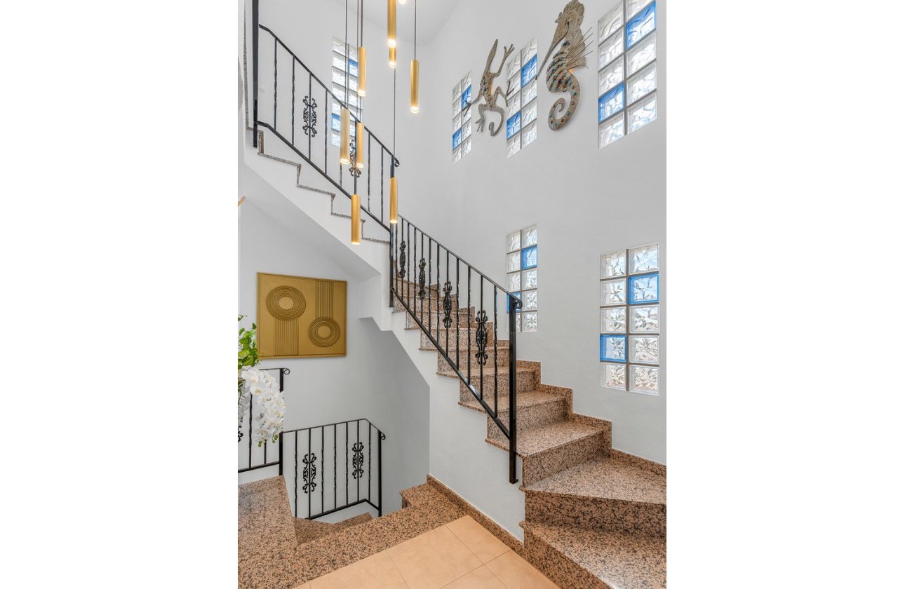 Resale - Villa -
Pinar de Campoverde - Costa Blanca
