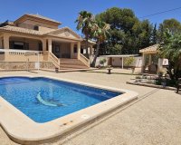 Resale - Villa -
Pinar de Campoverde - Inland