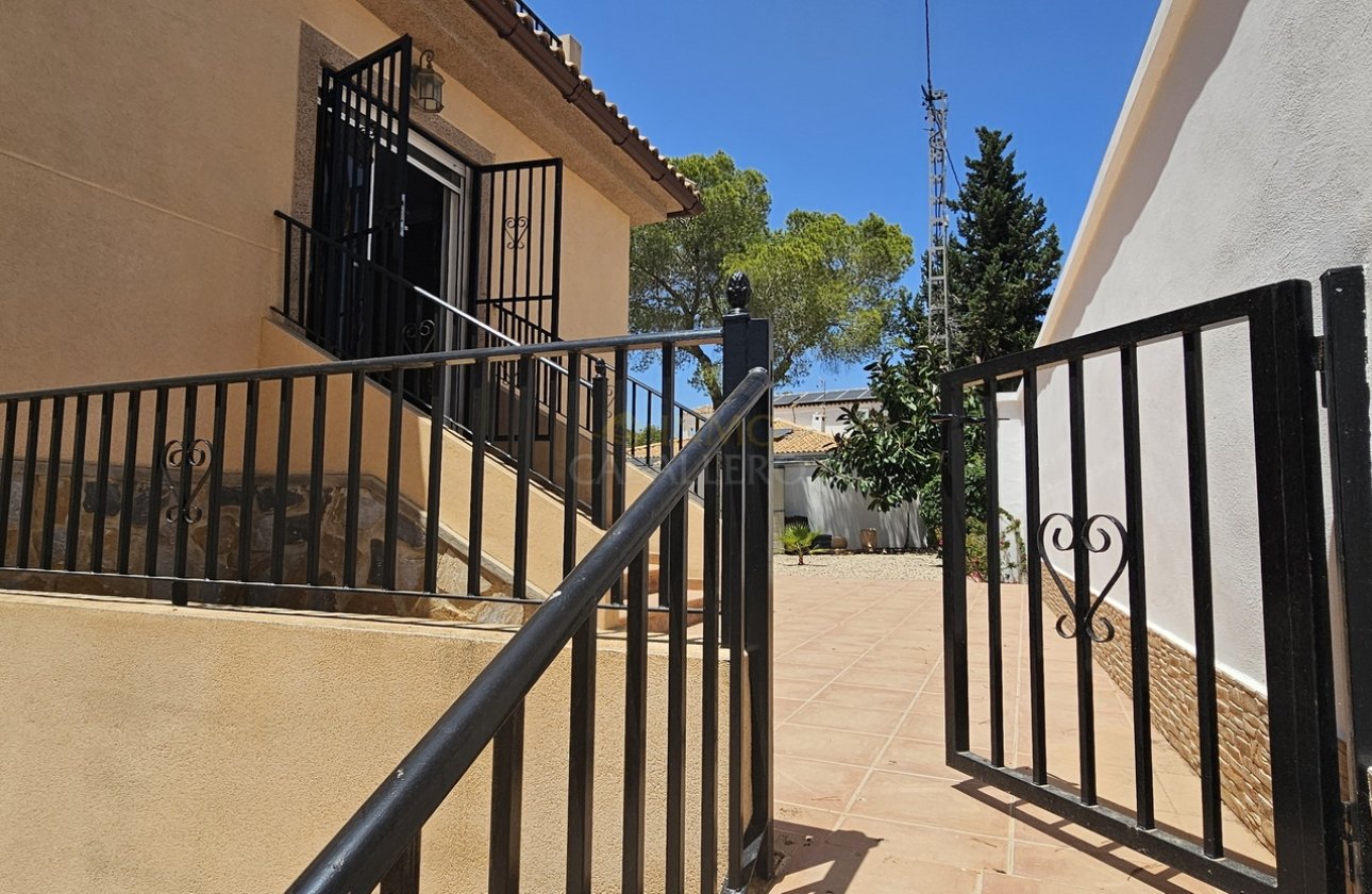 Resale - Villa -
Pinar de Campoverde - Inland