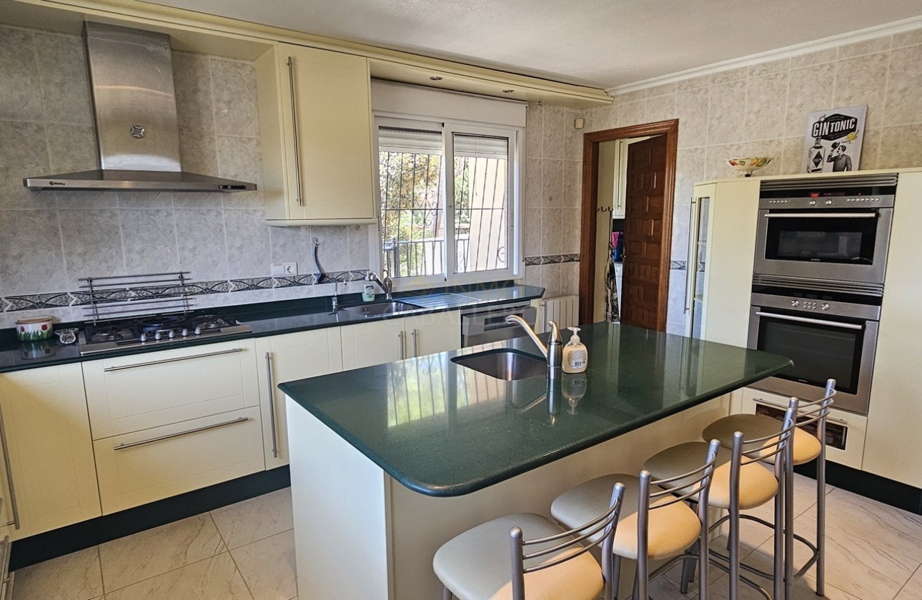 Resale - Villa -
Pinar de Campoverde - Inland