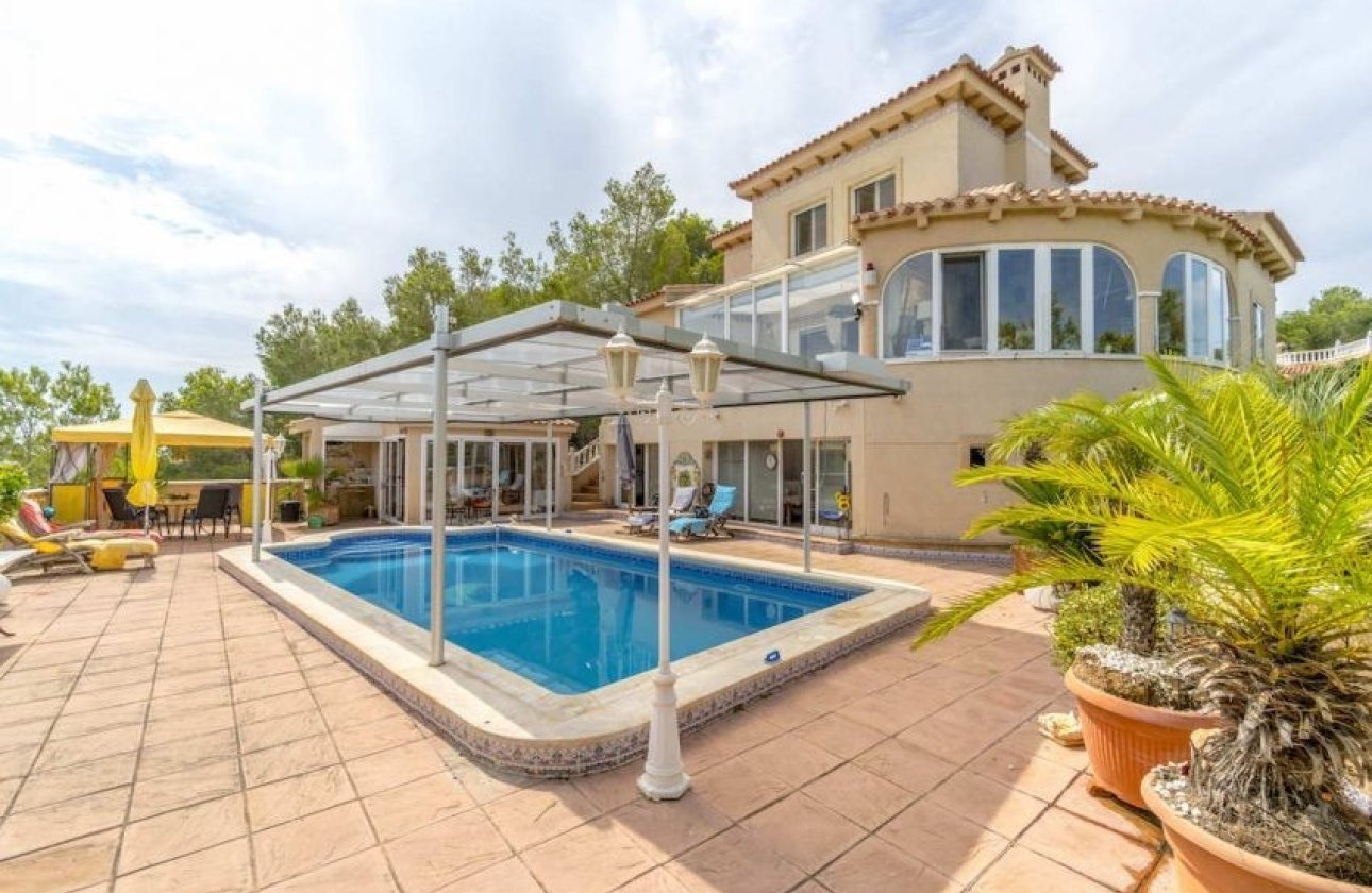 Resale - Villa -
Pinar de Campoverde - Inland