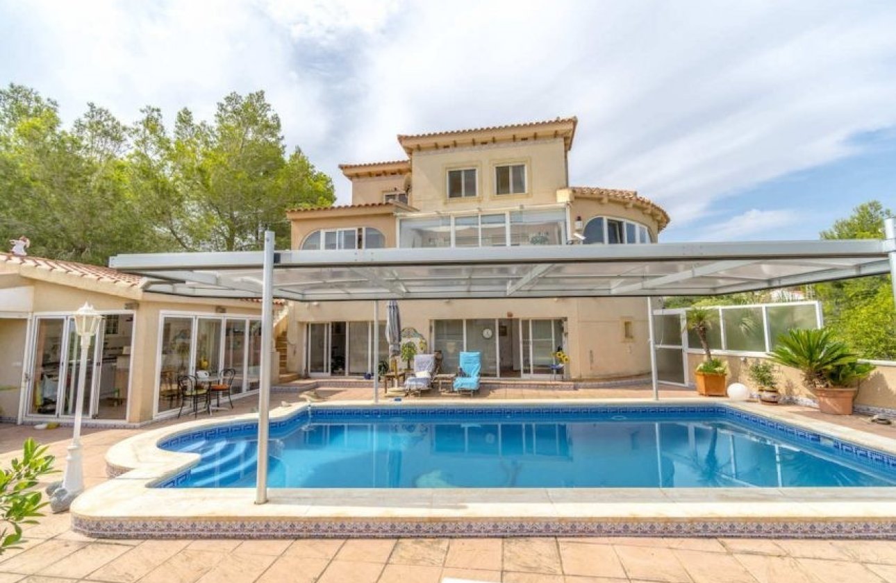 Resale - Villa -
Pinar de Campoverde - Inland