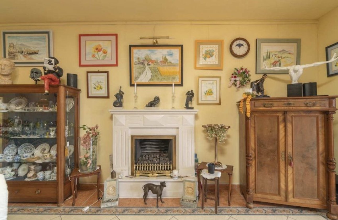 Resale - Villa -
Pinar de Campoverde - Inland