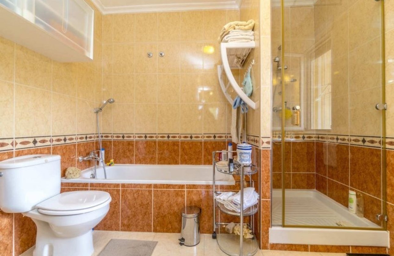 Resale - Villa -
Pinar de Campoverde - Inland