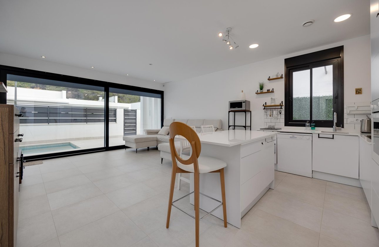 Resale - Villa -
Pinar de Campoverde - Inland