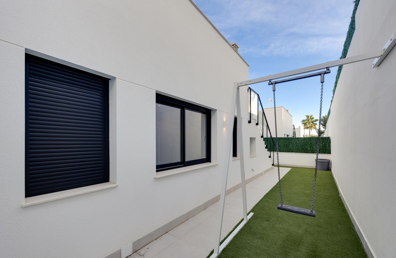 Resale - Villa -
Pinar de Campoverde - Inland