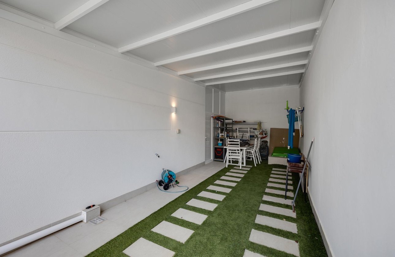 Resale - Villa -
Pinar de Campoverde - Inland