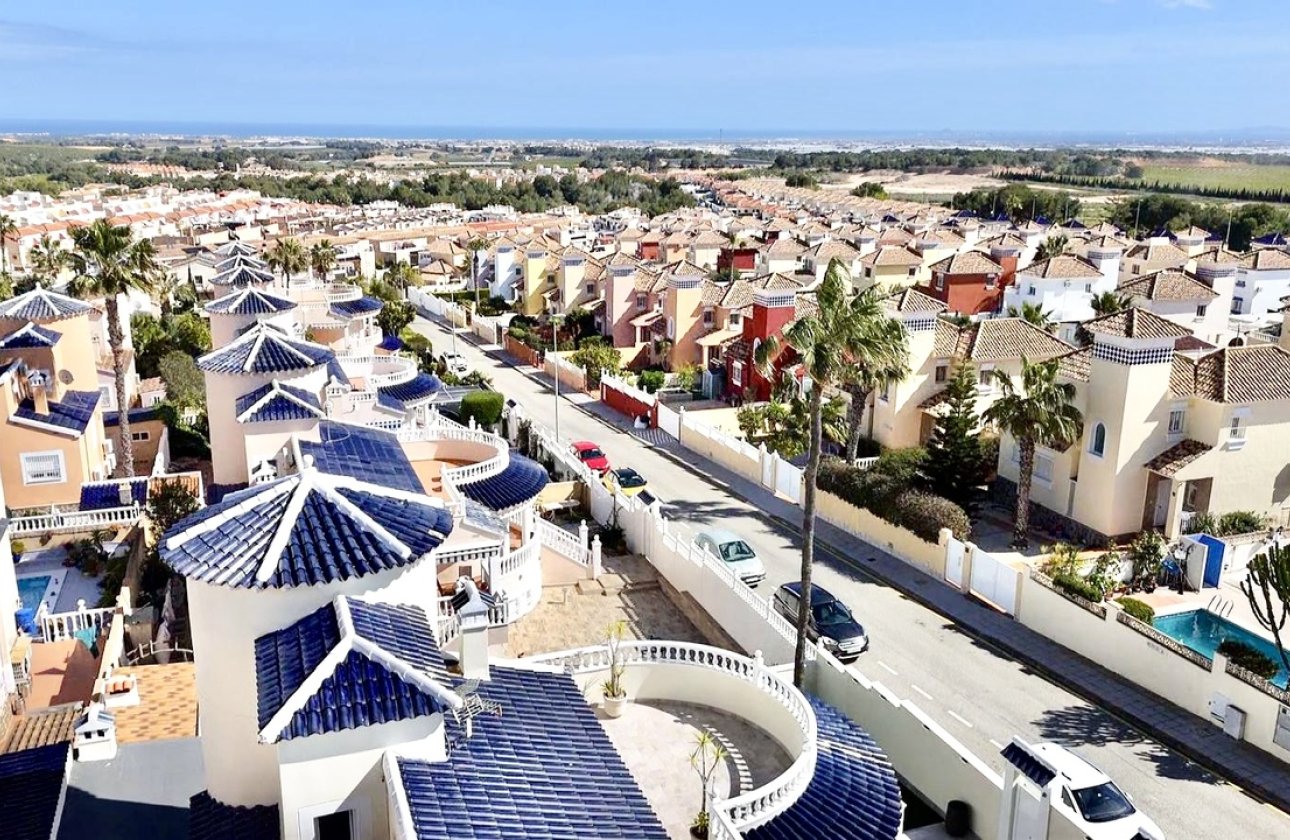 Resale - Villa -
Pinar de Campoverde - Inland