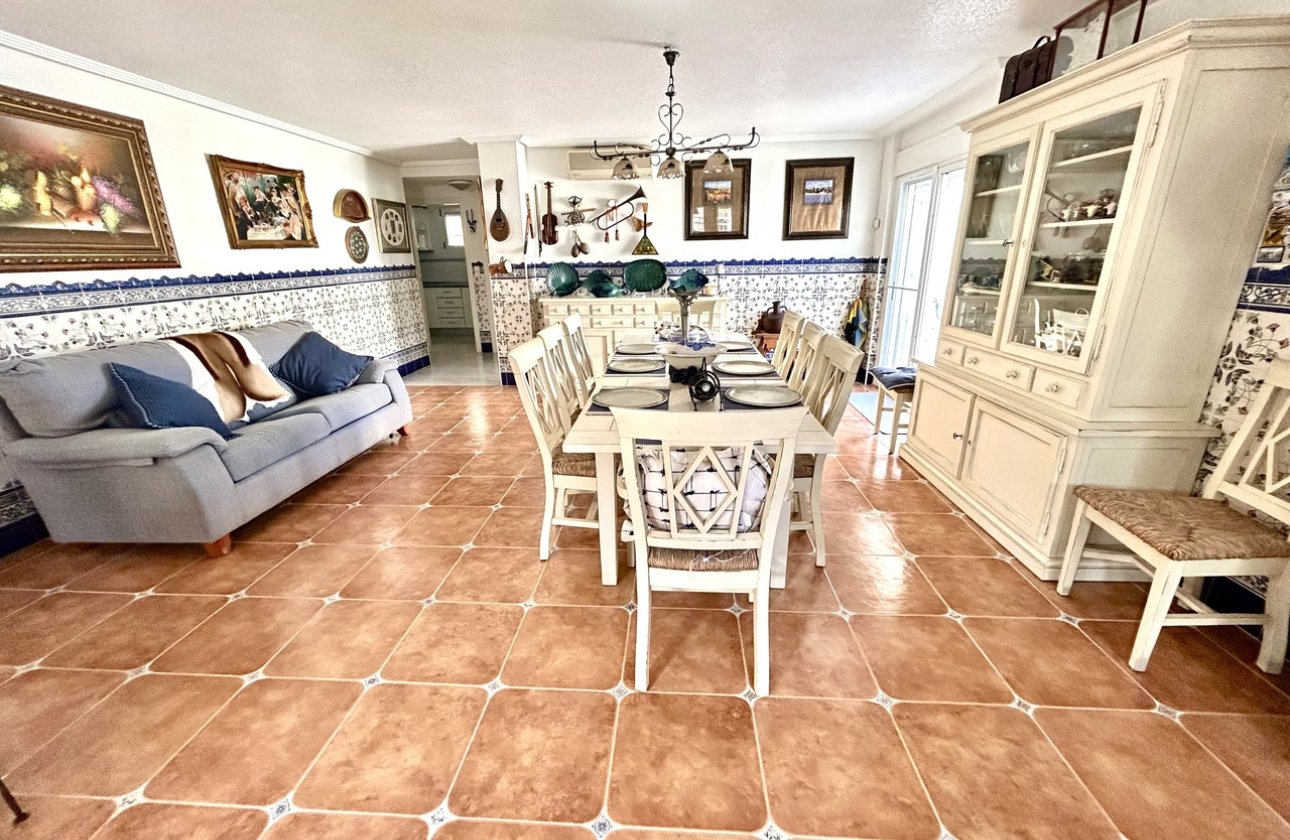 Resale - Villa -
Pinar de Campoverde - Inland