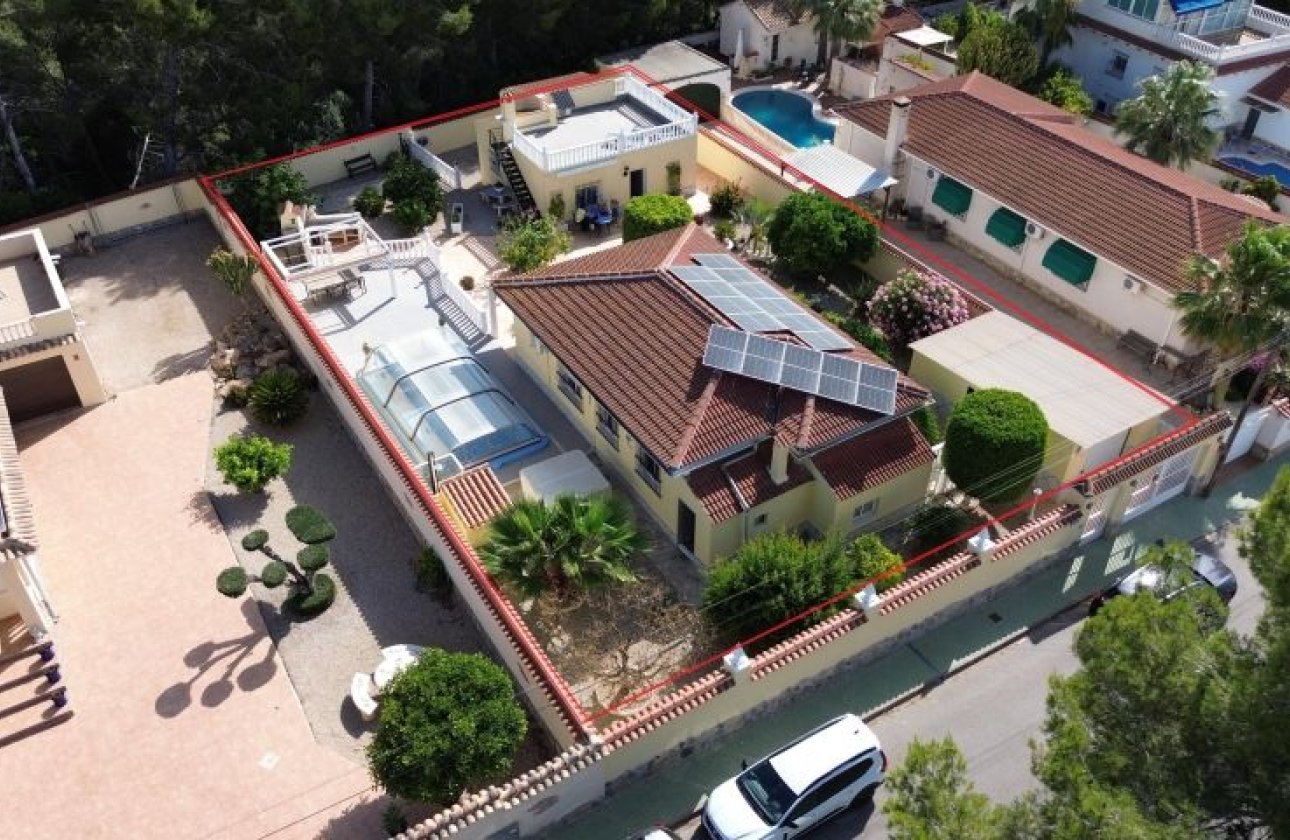 Resale - Villa -
Pinar de Campoverde - Inland