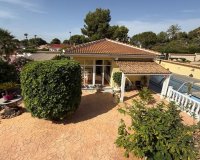 Resale - Villa -
Pinar de Campoverde - Inland