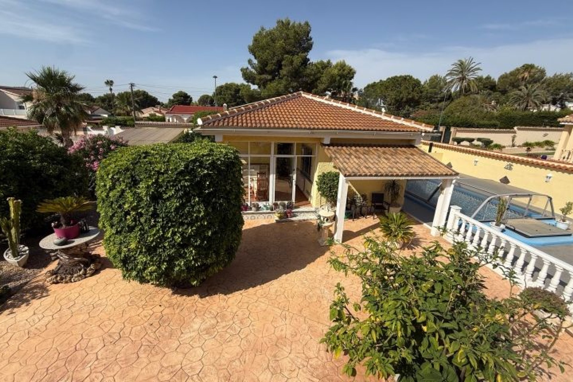 Resale - Villa -
Pinar de Campoverde - Inland