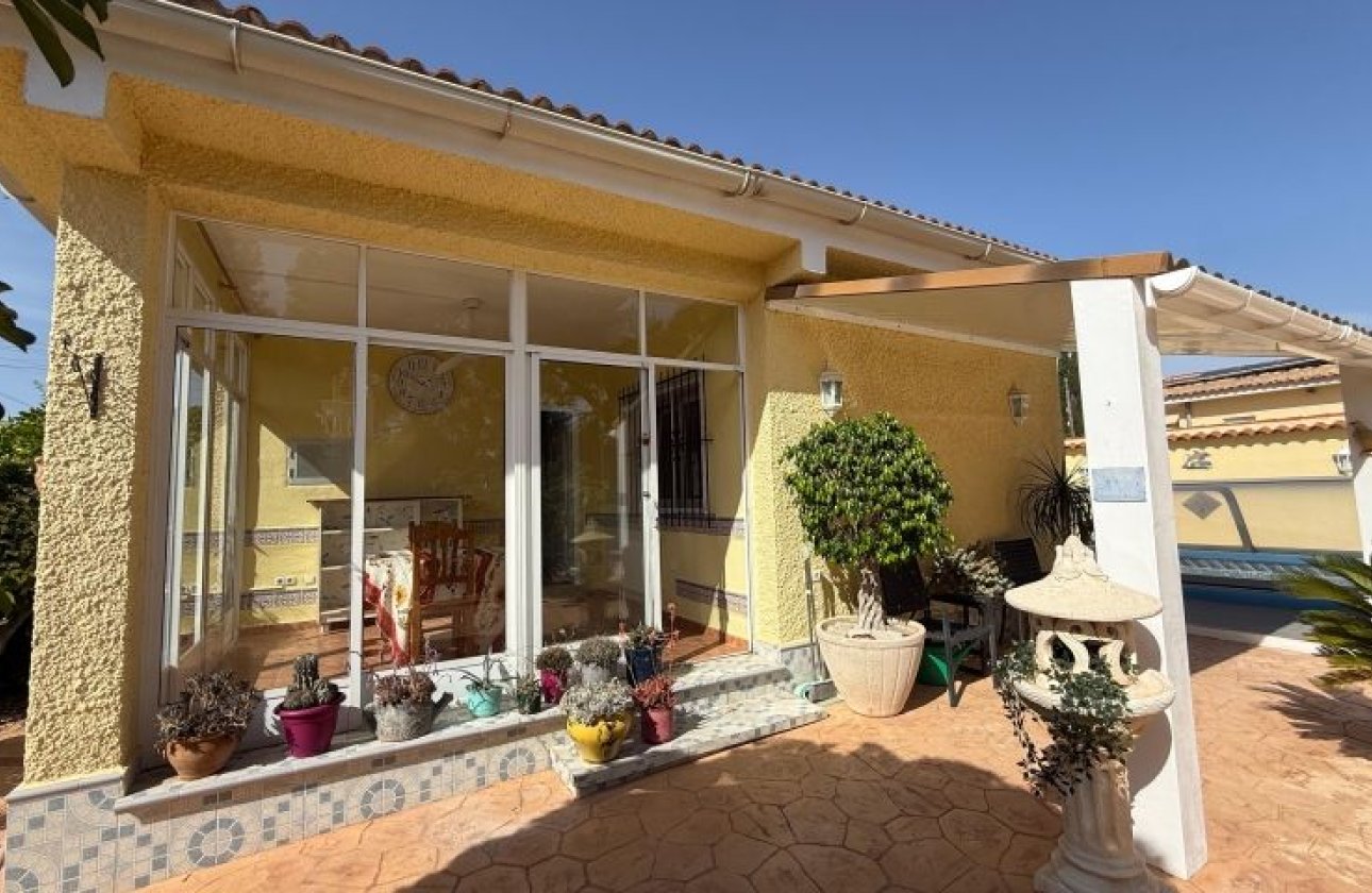 Resale - Villa -
Pinar de Campoverde - Inland