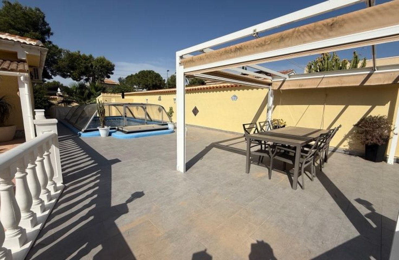 Resale - Villa -
Pinar de Campoverde - Inland