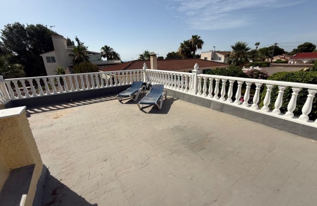 Resale - Villa -
Pinar de Campoverde - Inland