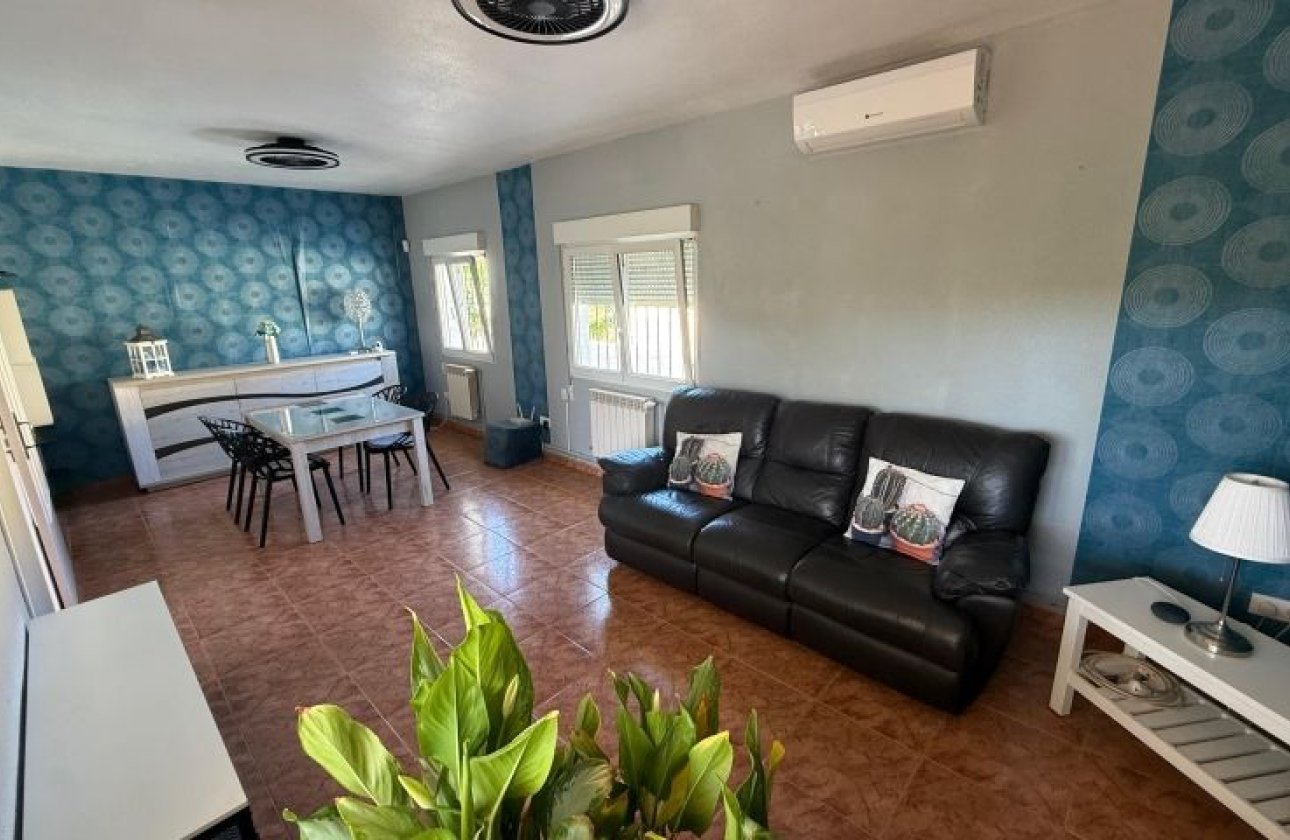 Resale - Villa -
Pinar de Campoverde - Inland