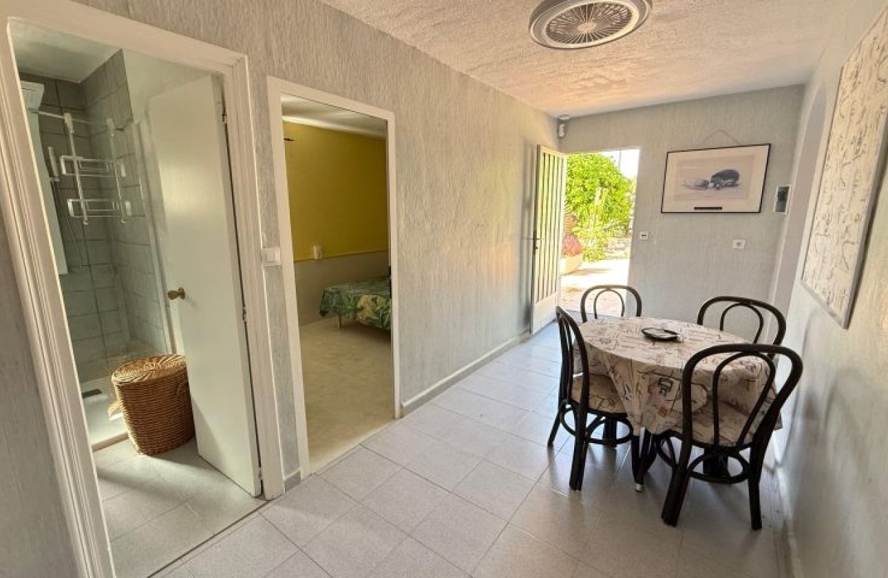 Resale - Villa -
Pinar de Campoverde - Inland