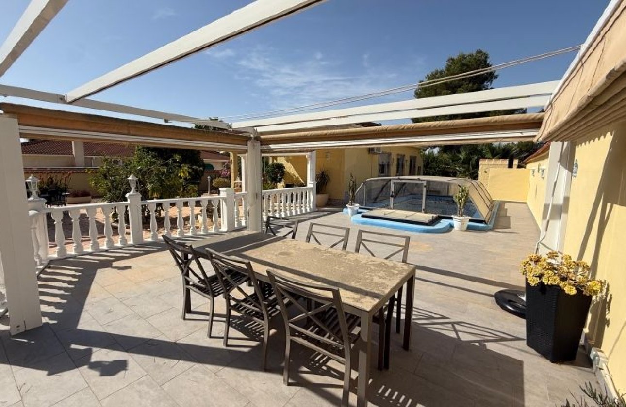Resale - Villa -
Pinar de Campoverde - Inland