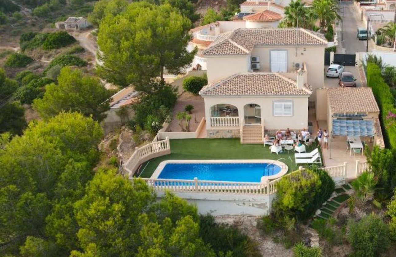 Resale - Villa -
Pinar de Campoverde - Inland