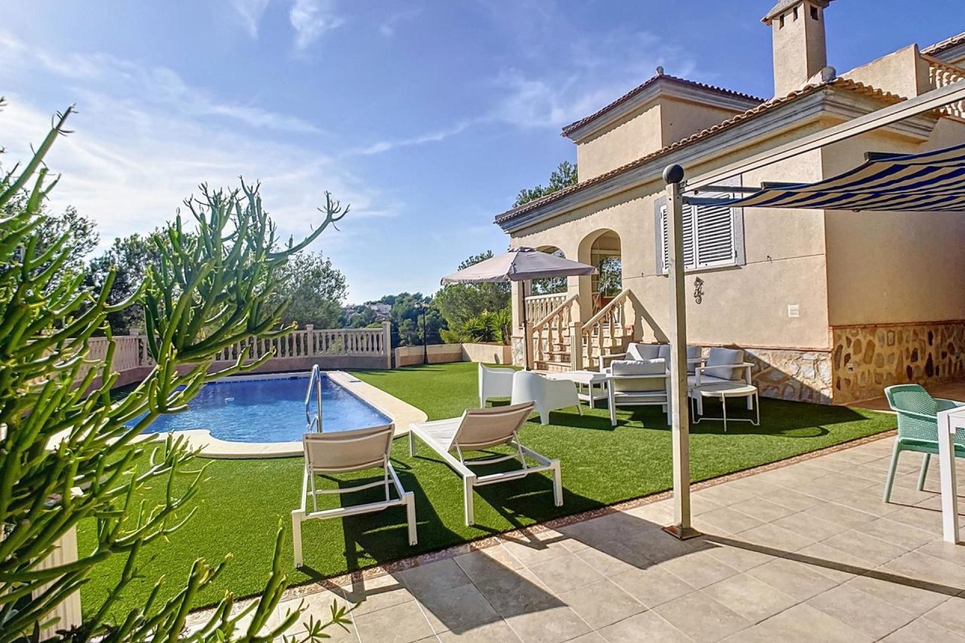 Resale - Villa -
Pinar de Campoverde - Inland