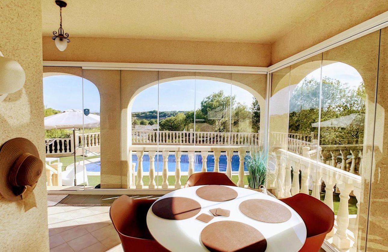 Resale - Villa -
Pinar de Campoverde - Inland