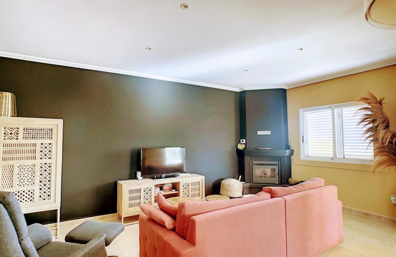 Resale - Villa -
Pinar de Campoverde - Inland