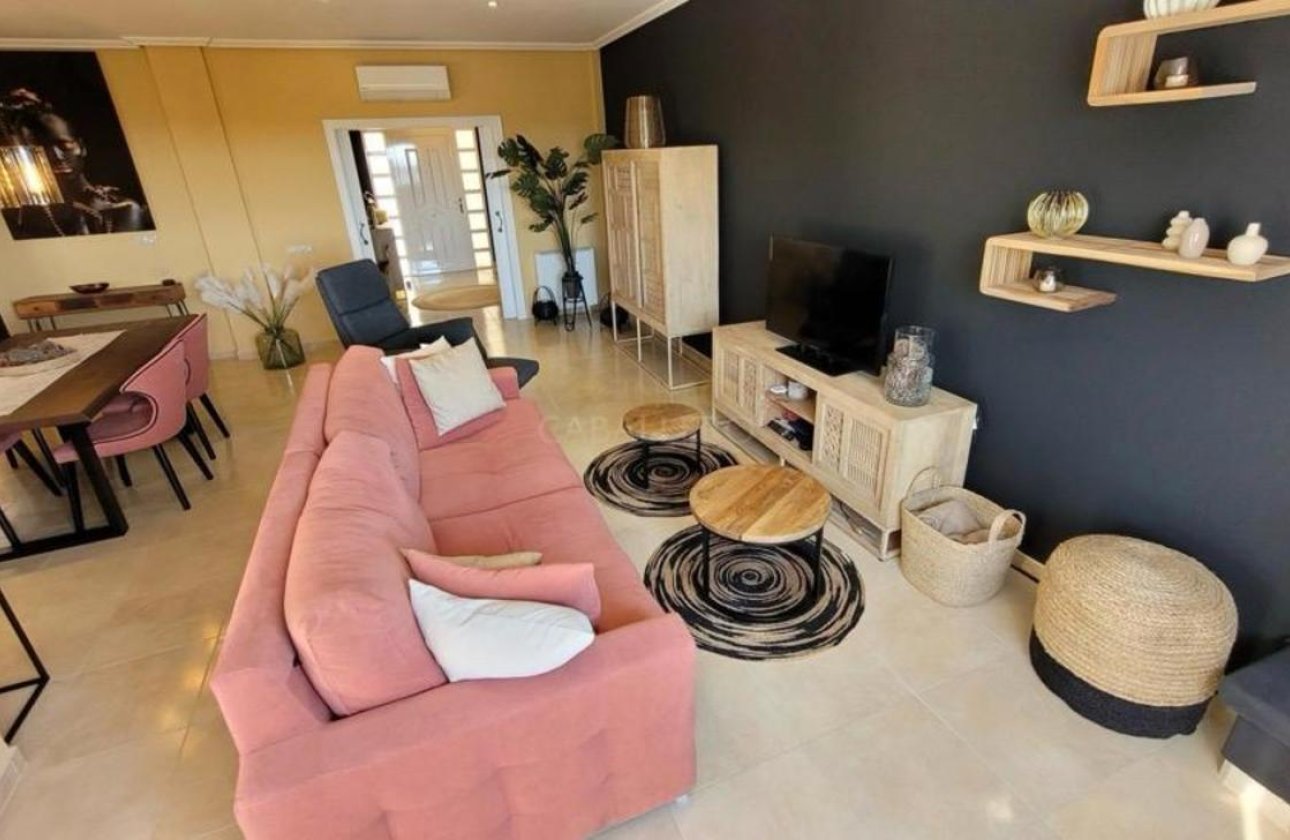Resale - Villa -
Pinar de Campoverde - Inland