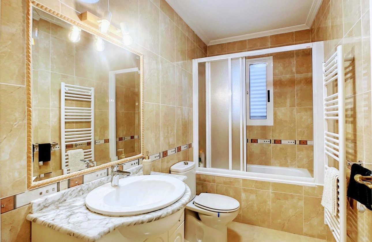 Resale - Villa -
Pinar de Campoverde - Inland