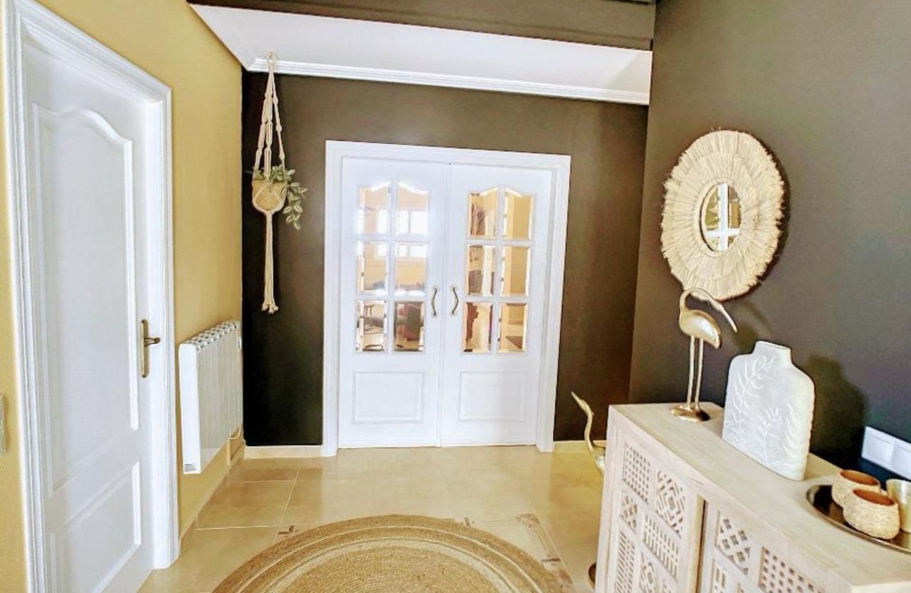 Resale - Villa -
Pinar de Campoverde - Inland