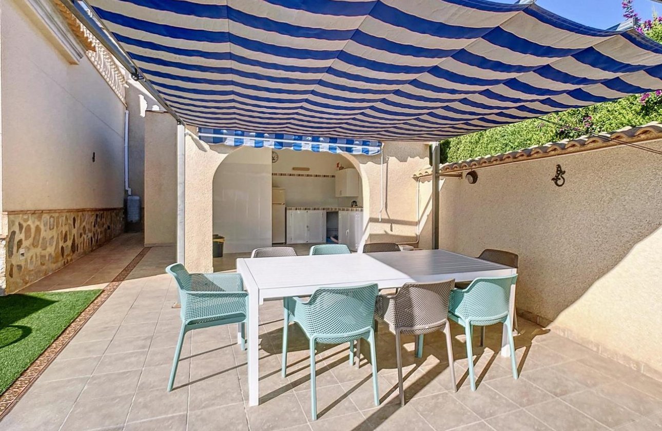 Resale - Villa -
Pinar de Campoverde - Inland