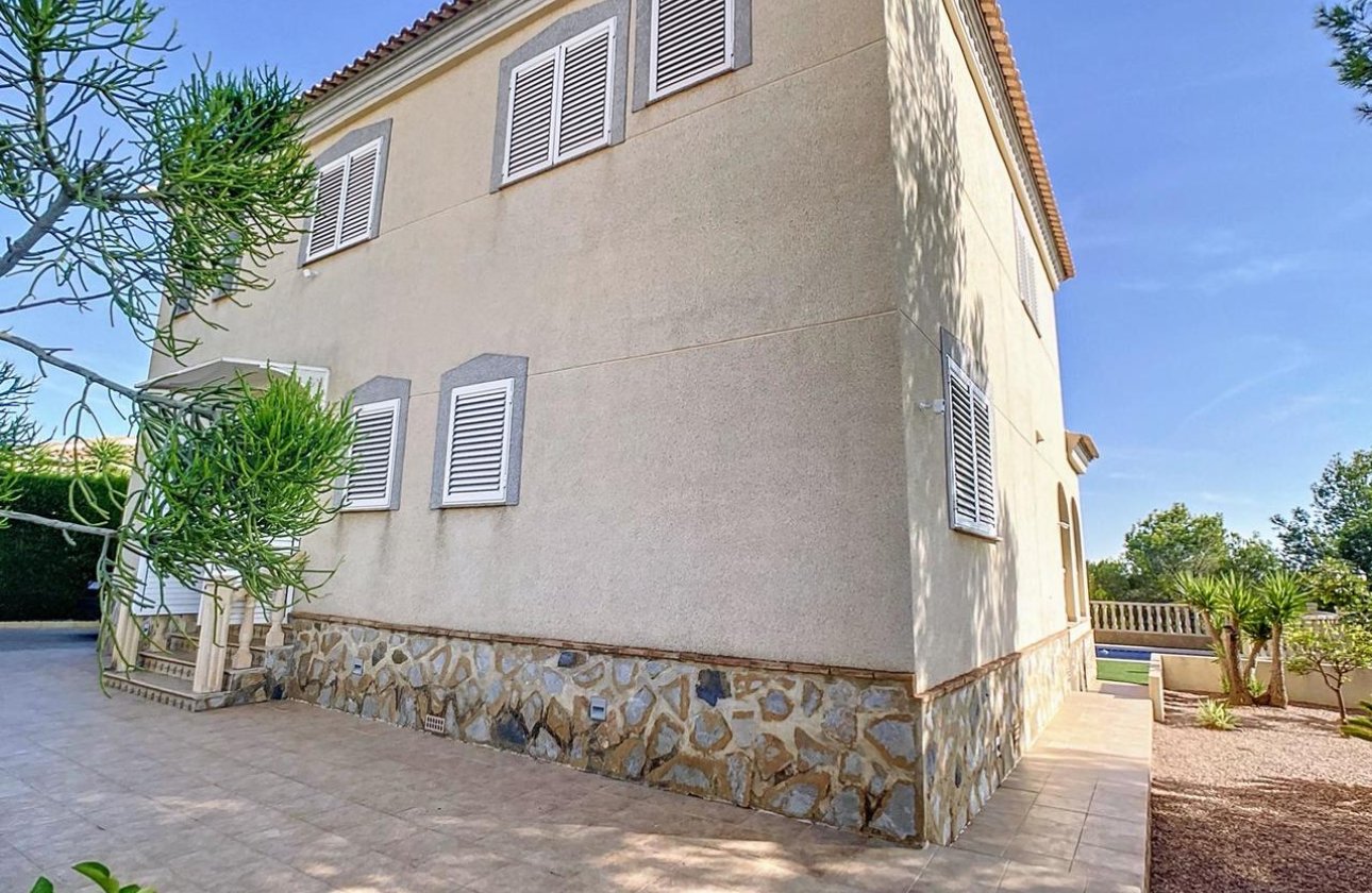Resale - Villa -
Pinar de Campoverde - Inland