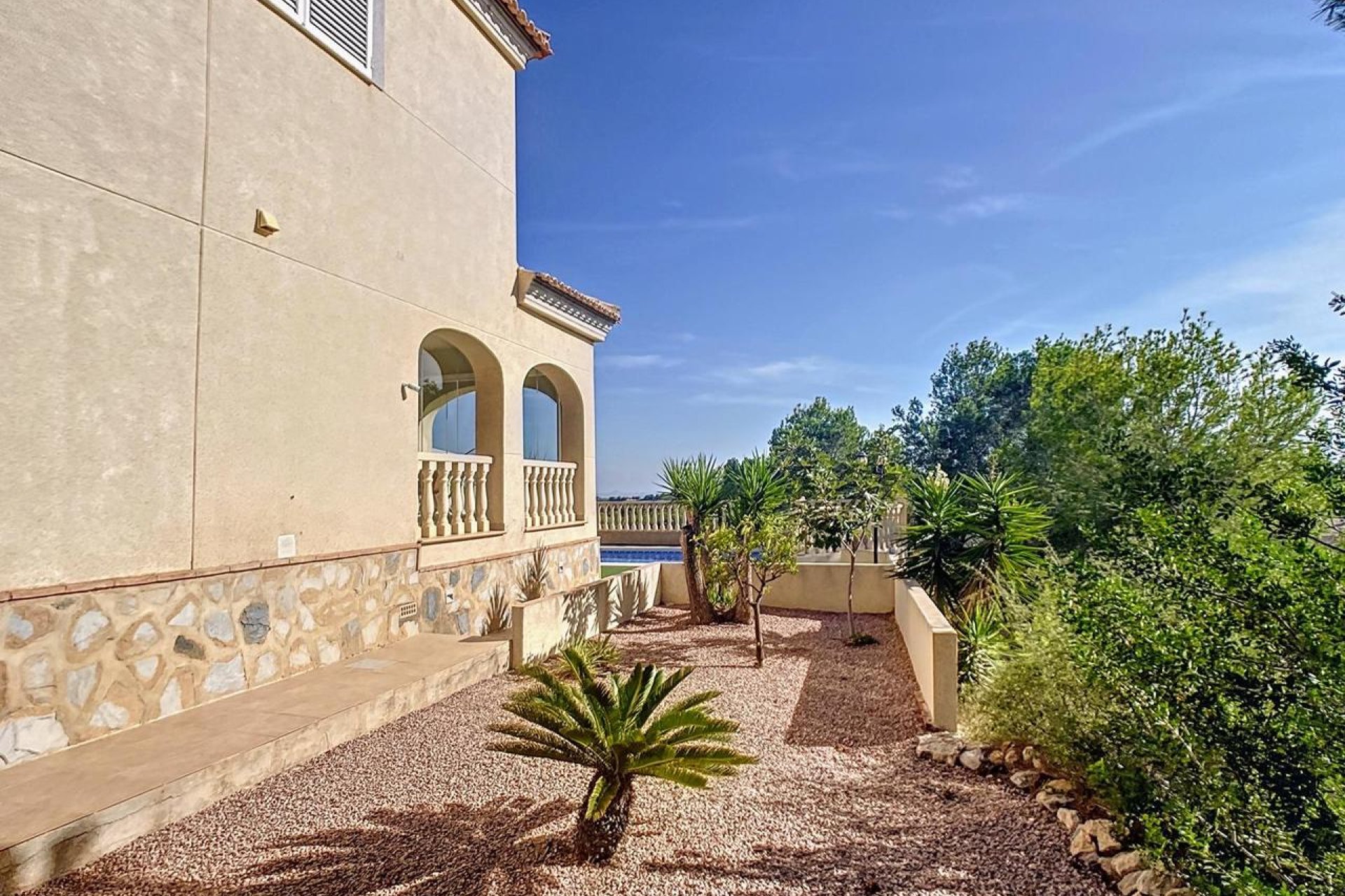 Resale - Villa -
Pinar de Campoverde - Inland