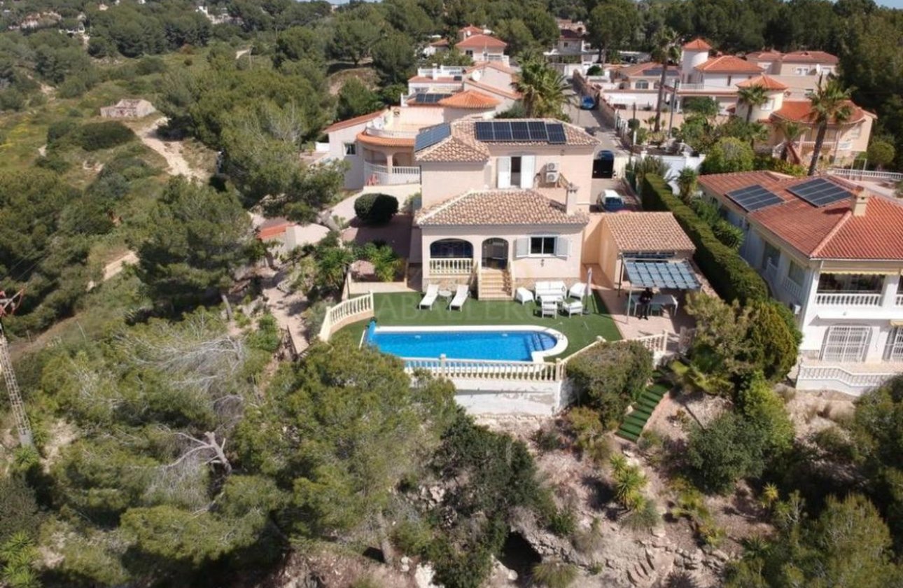 Resale - Villa -
Pinar de Campoverde - Inland