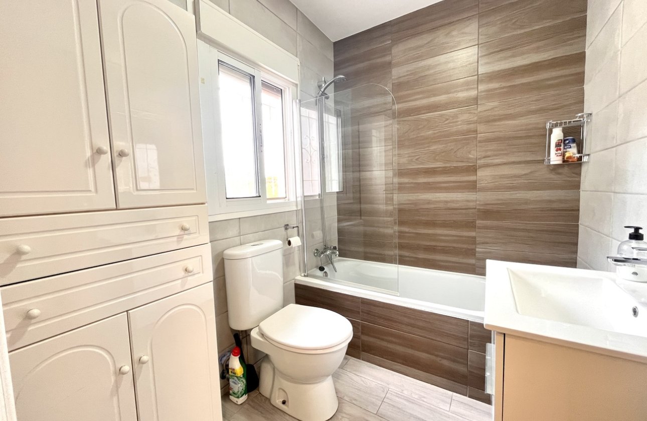 Resale - Villa -
Pinar de Campoverde - Inland