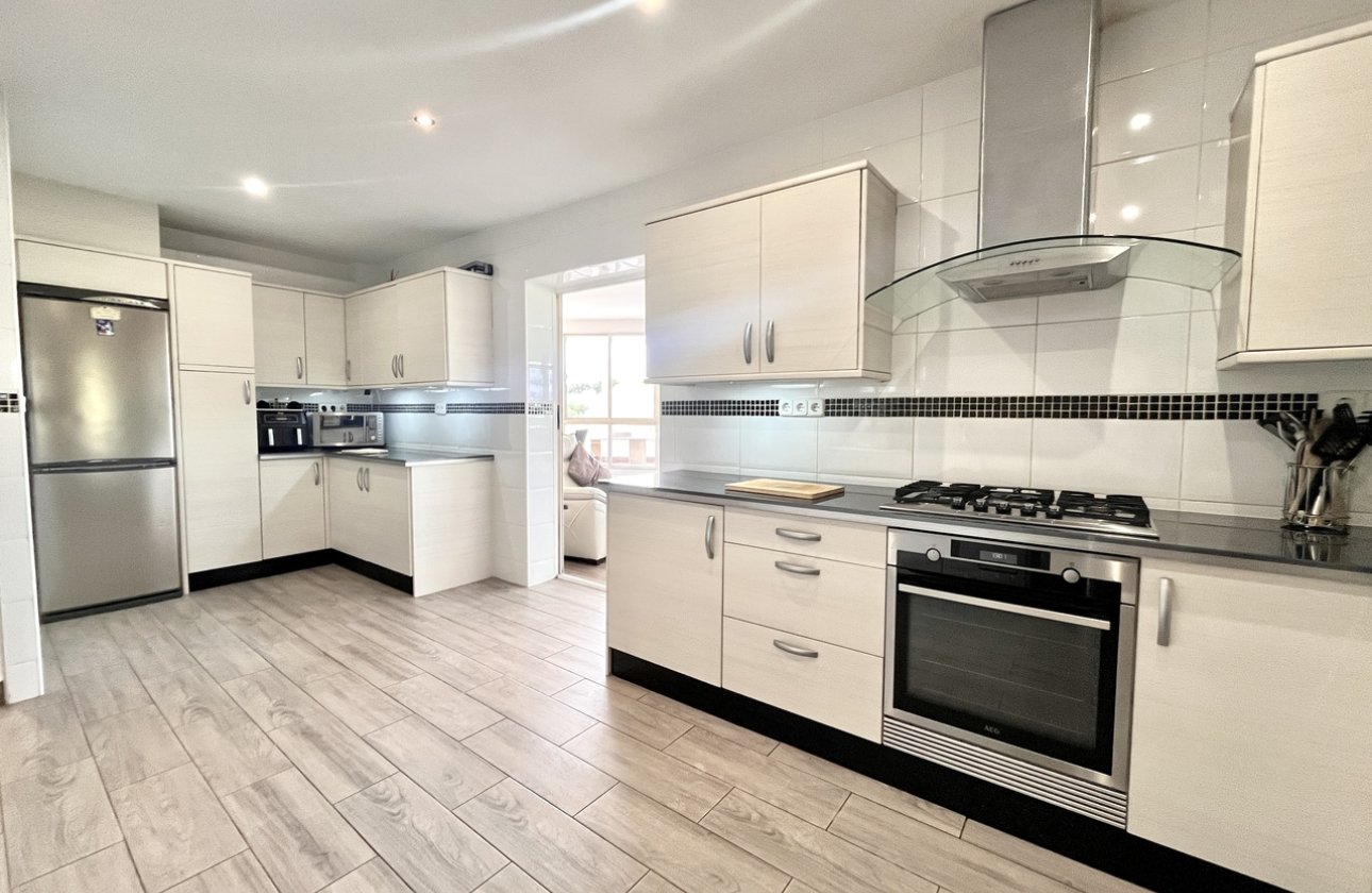 Resale - Villa -
Pinar de Campoverde - Inland