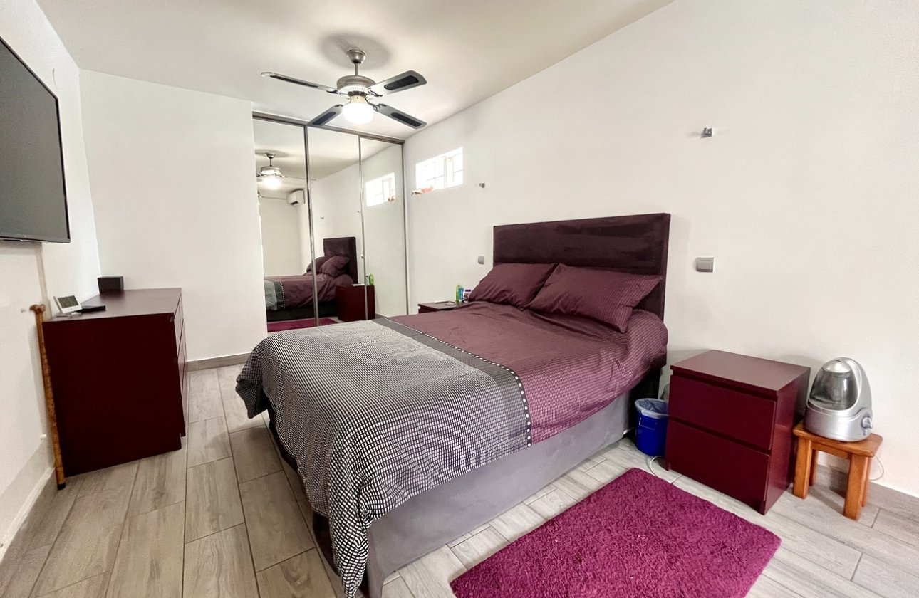 Resale - Villa -
Pinar de Campoverde - Inland