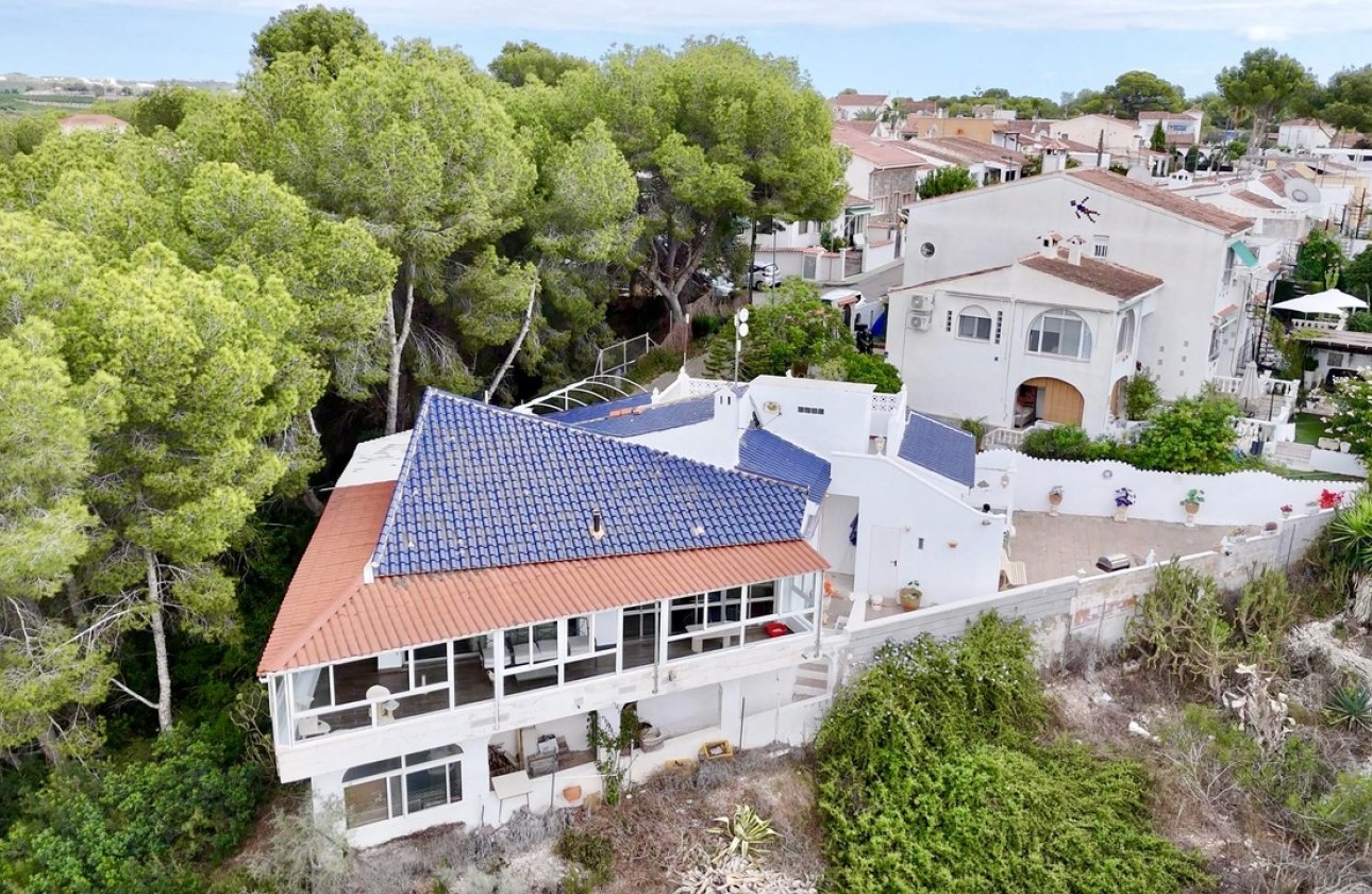 Resale - Villa -
Pinar de Campoverde - Inland