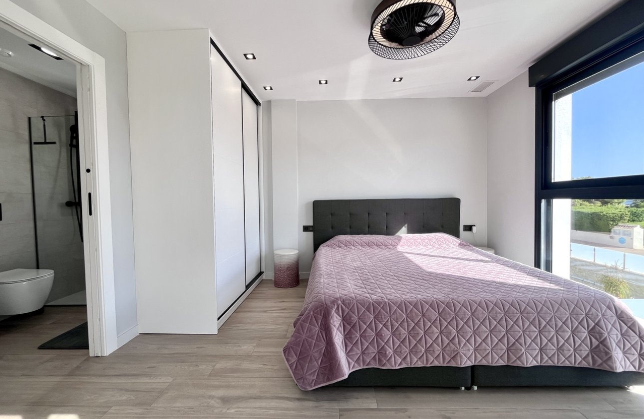 Resale - Villa -
Playa Flamenca - Costa Blanca