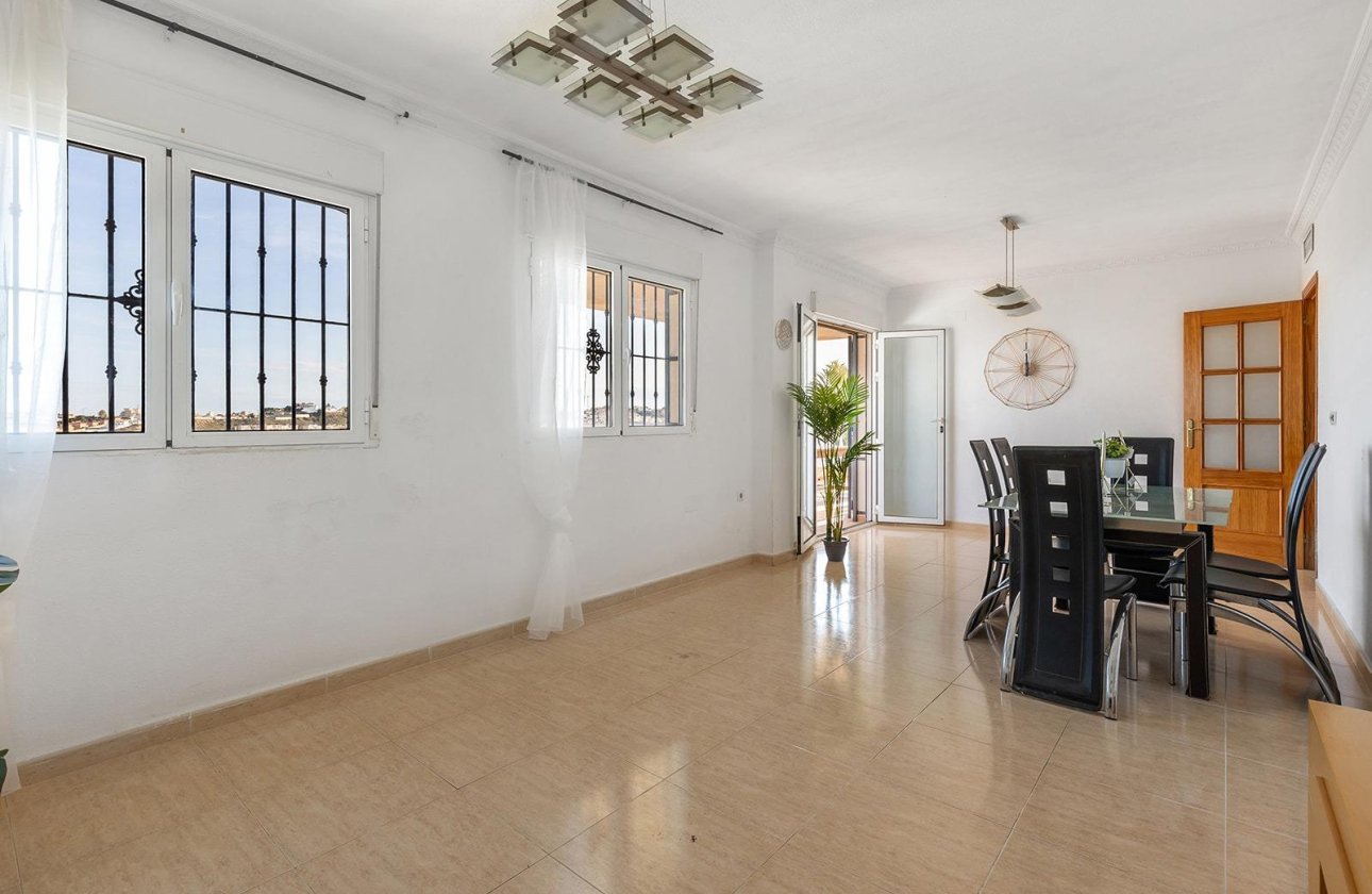 Resale - Villa -
Rojales - Campo De Golf La Marquesa