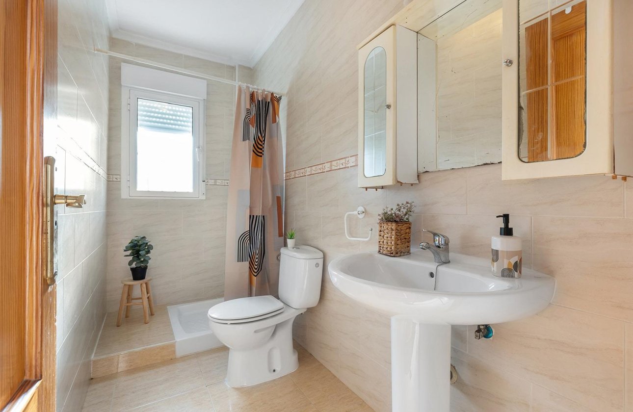 Resale - Villa -
Rojales - Campo De Golf La Marquesa