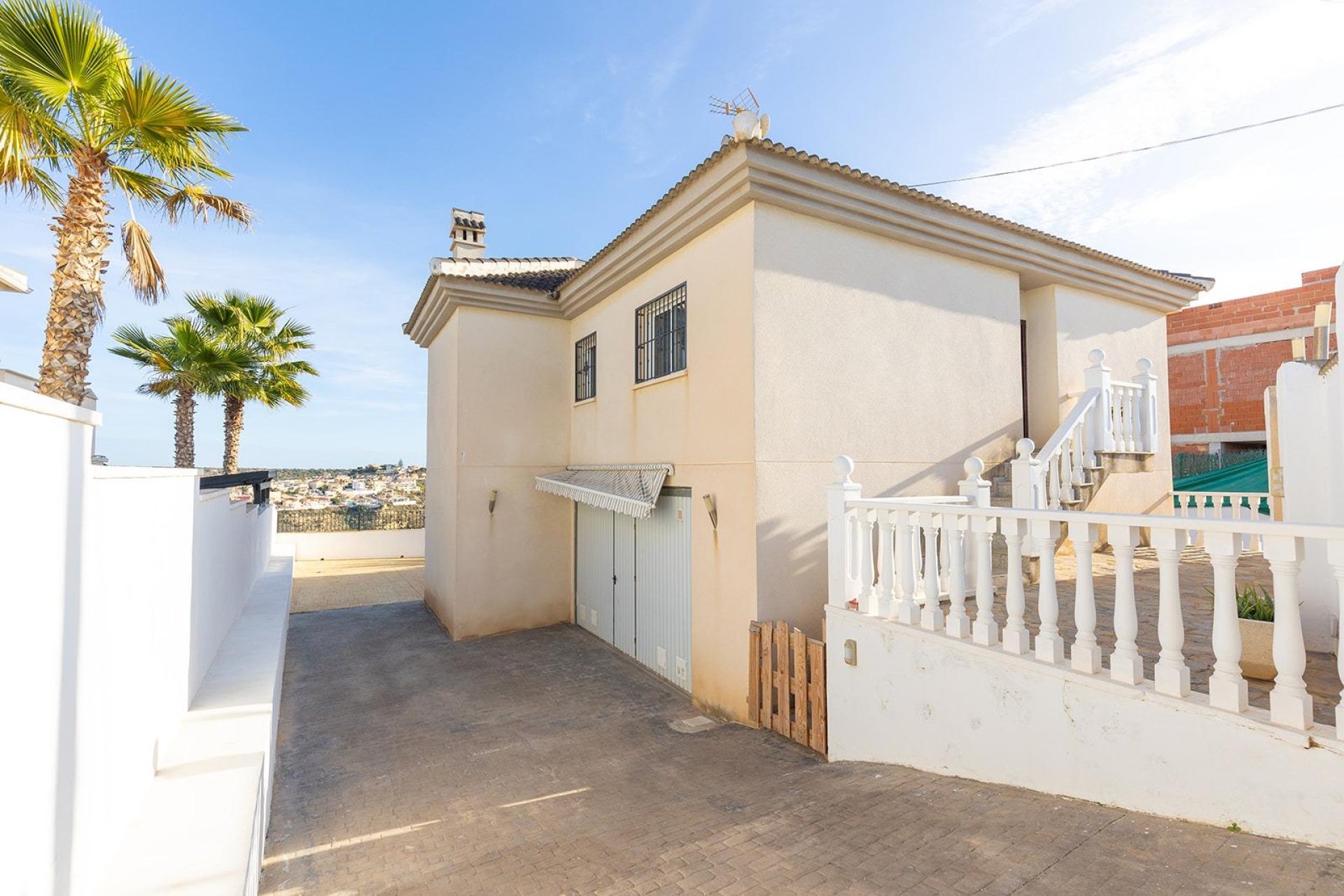 Resale - Villa -
Rojales - Campo De Golf La Marquesa